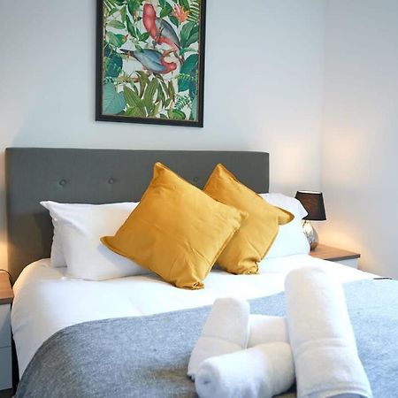 Fabulous 1 Bedroom Apartment In Central Preston Престън Екстериор снимка