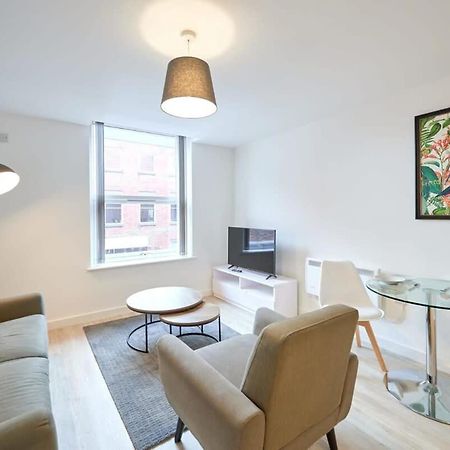 Fabulous 1 Bedroom Apartment In Central Preston Престън Екстериор снимка