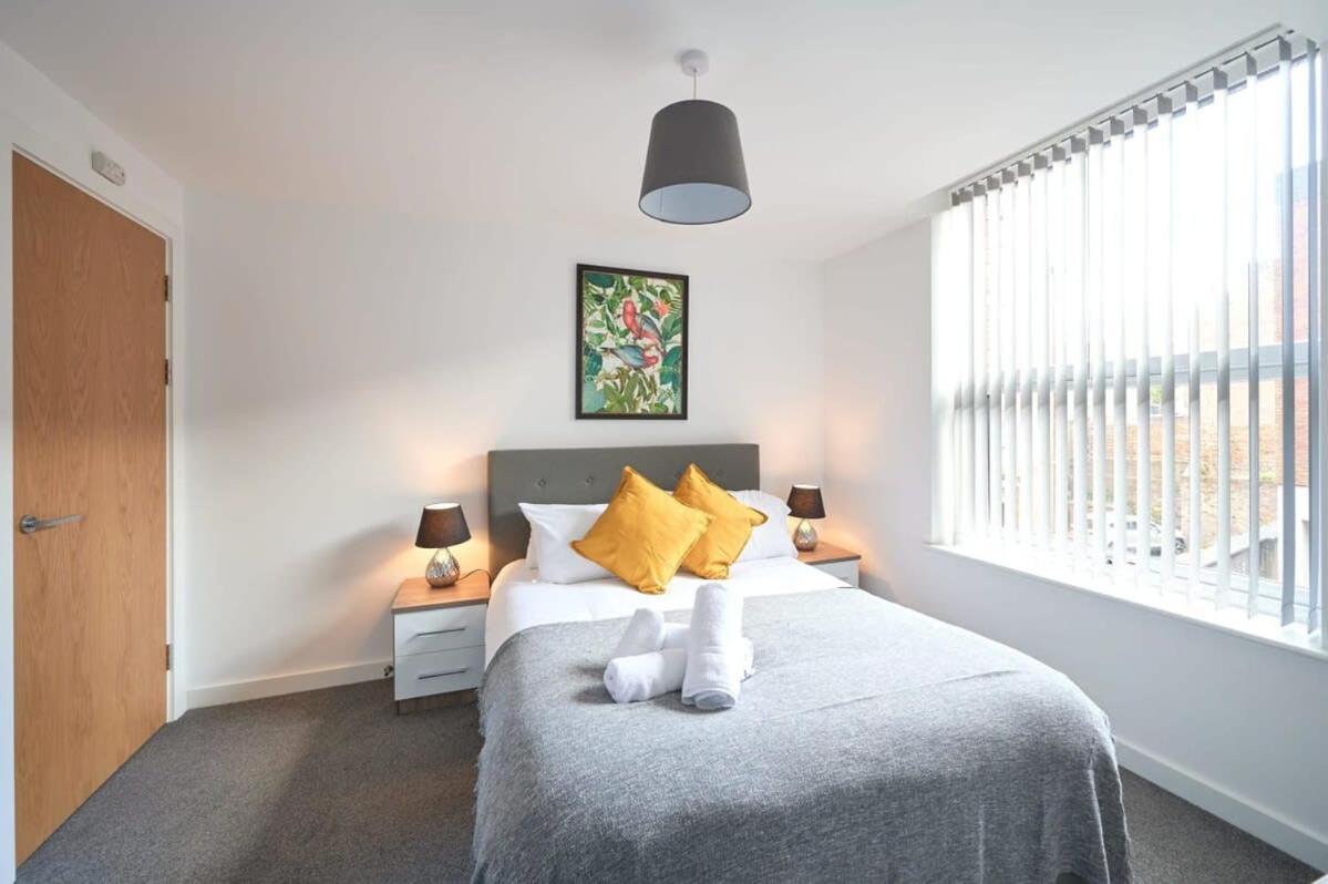 Fabulous 1 Bedroom Apartment In Central Preston Престън Екстериор снимка